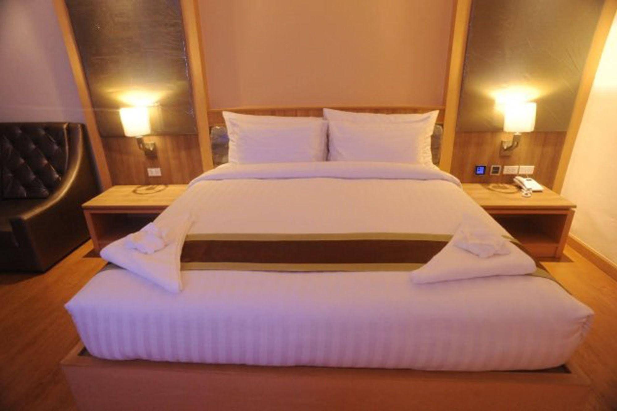 Kitlada Hotel Udonthani Dış mekan fotoğraf
